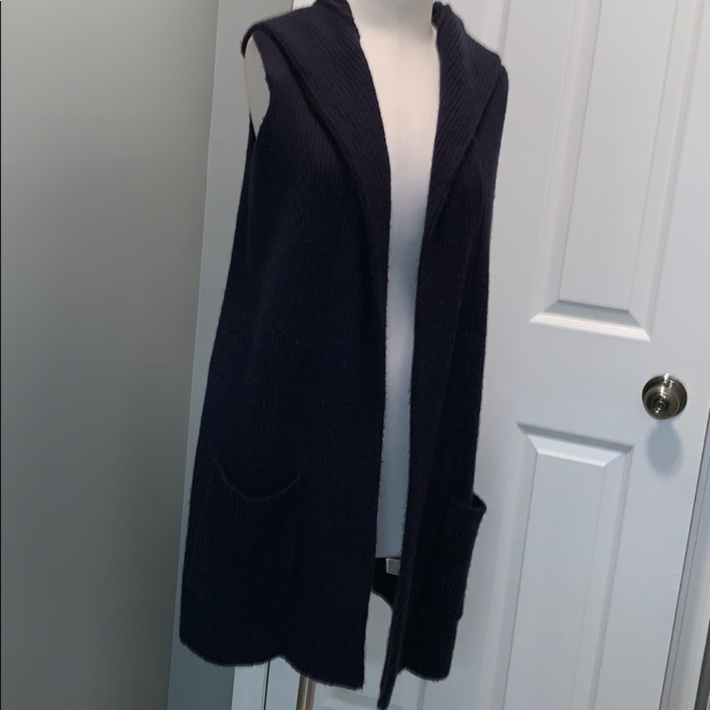 Navy blue sweater thing